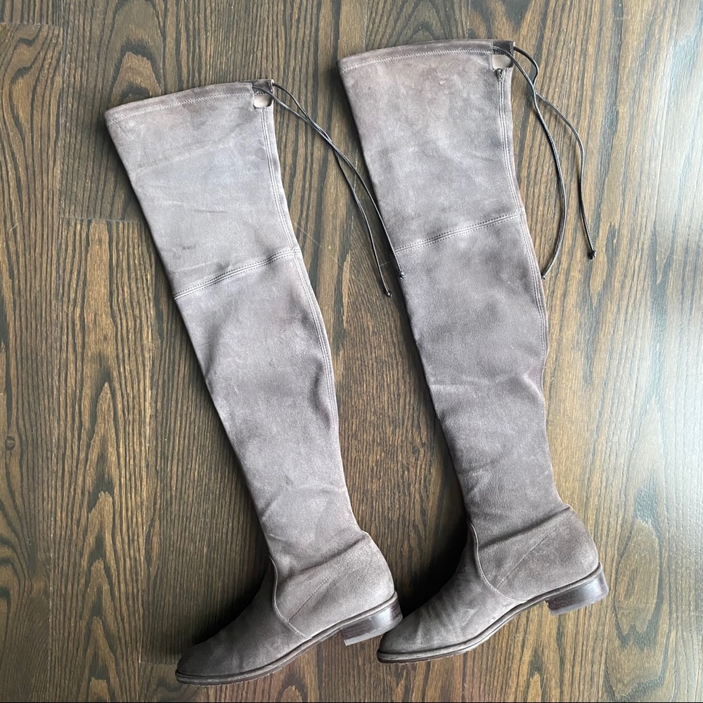 Stuart Weitzman The Lowland Boot in Londra Suede - Picture 6 of 9
